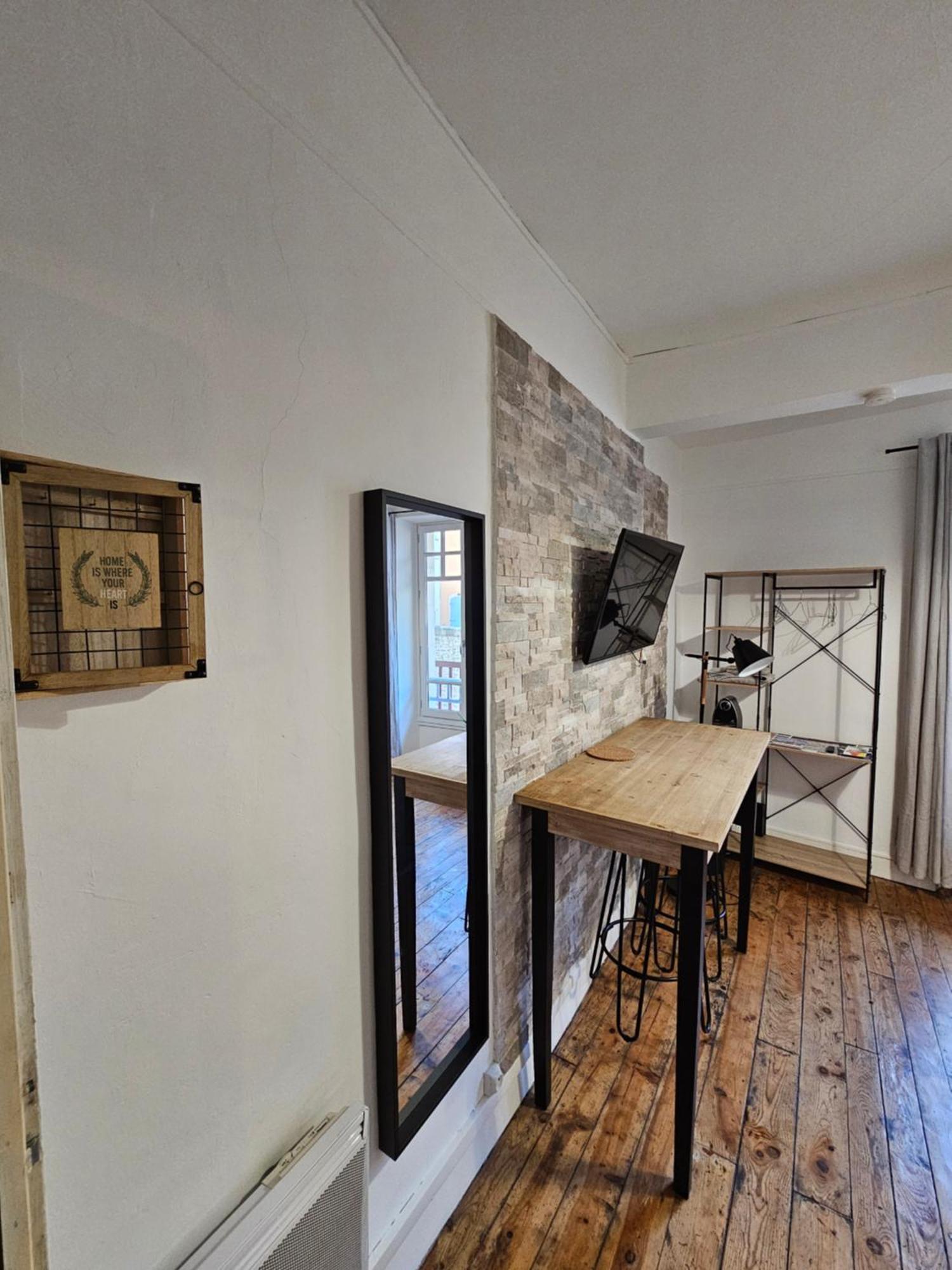 Le Henri IV - Hyper Centre - Quartier Du Chateau Pau Εξωτερικό φωτογραφία
